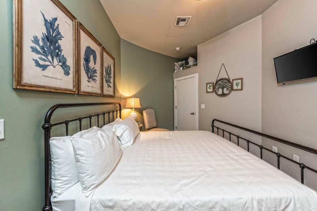 Green Door Lofts -Magnolia Loft, Silos/Downtown 韦科 外观 照片
