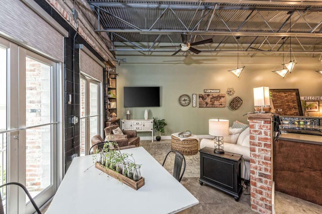 Green Door Lofts -Magnolia Loft, Silos/Downtown 韦科 外观 照片
