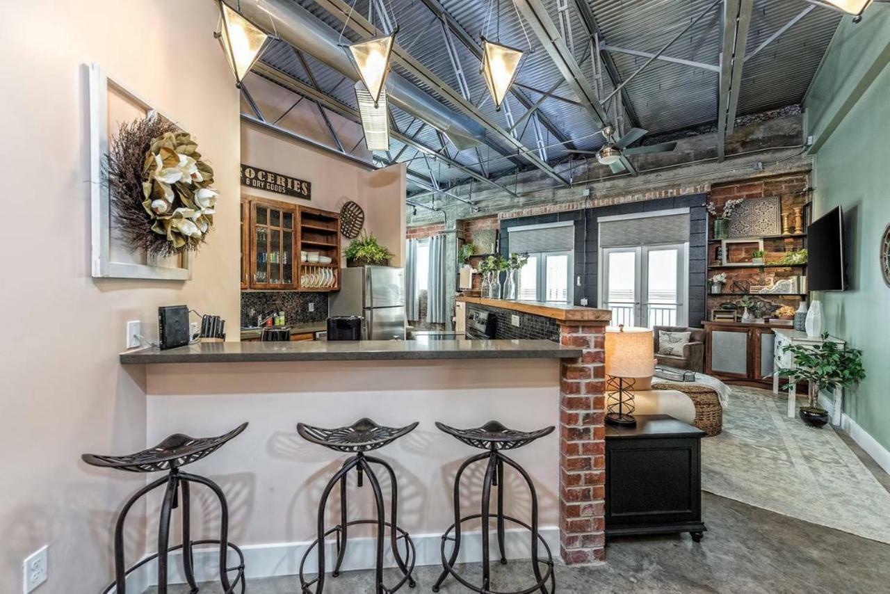 Green Door Lofts -Magnolia Loft, Silos/Downtown 韦科 外观 照片